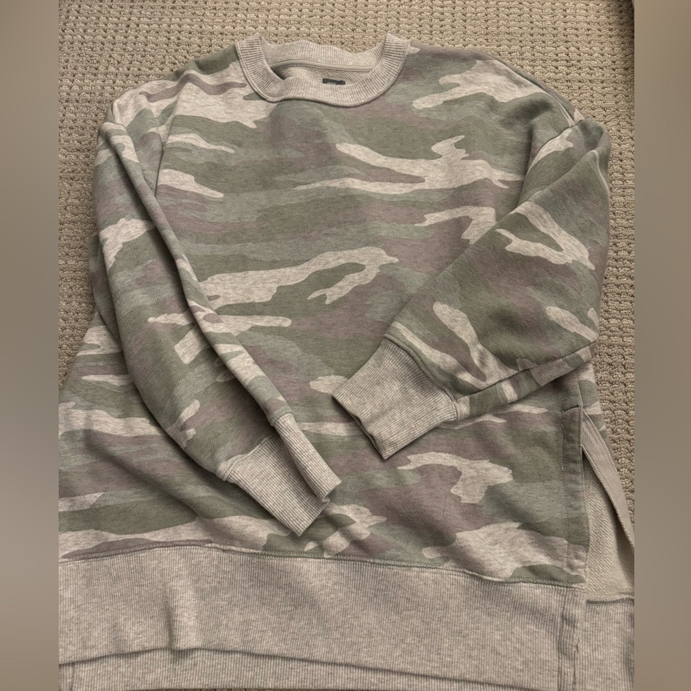 Aerie Women’s Camo Desert Side Slit Sweatshirt